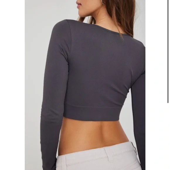 Garage Long Sleeve Crop Top - Picture 3 of 4